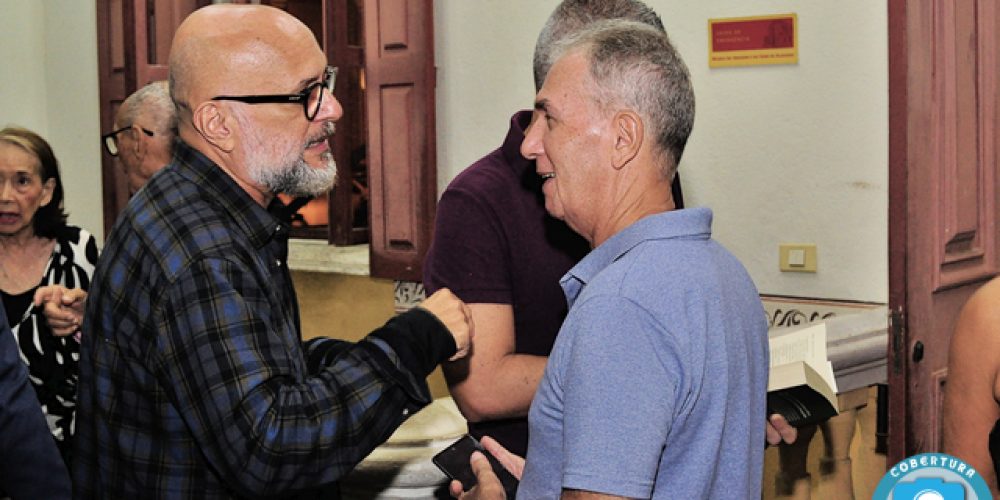 03-06 - LANÇ MACEIO LIVRO UMA NOITE EM ANHUMAS DE GUSTAVO M GOMES-011